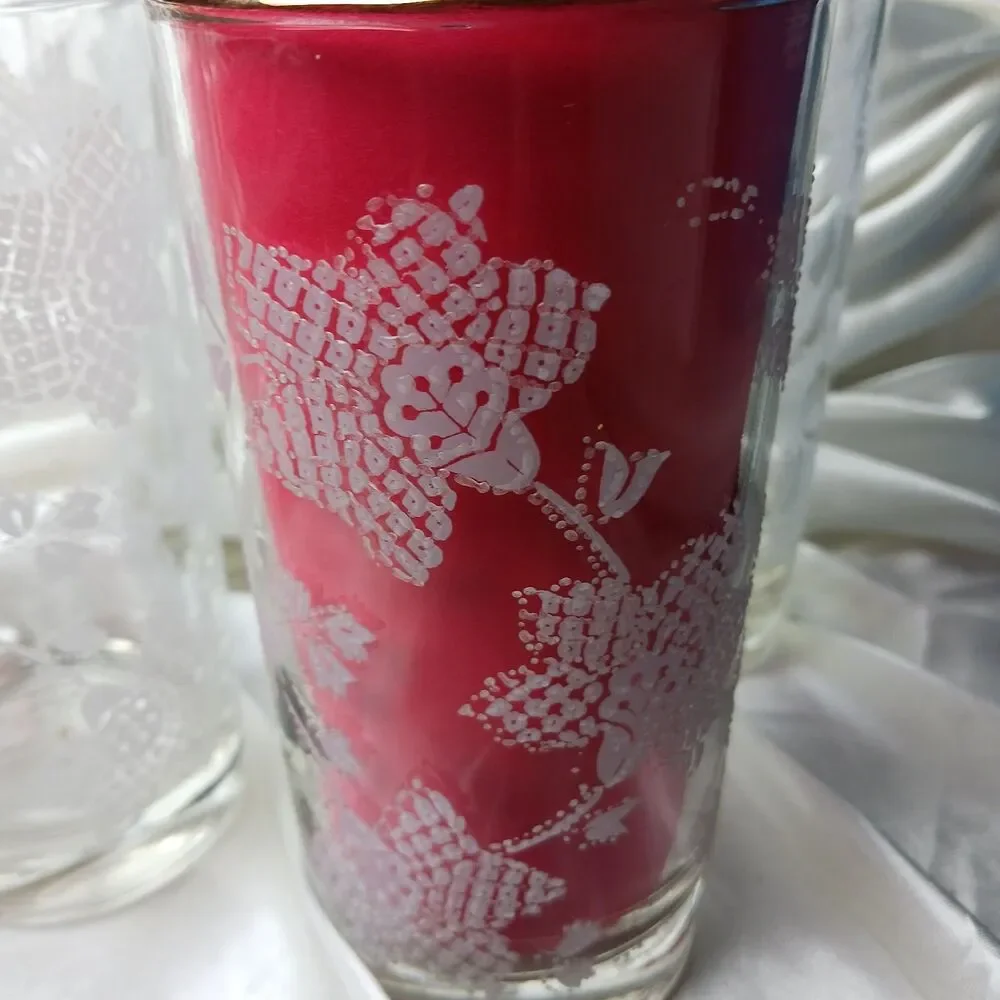 FROSTED ETCHED LEAF GLASSES WITH GOLD TRIM LOT OF 4